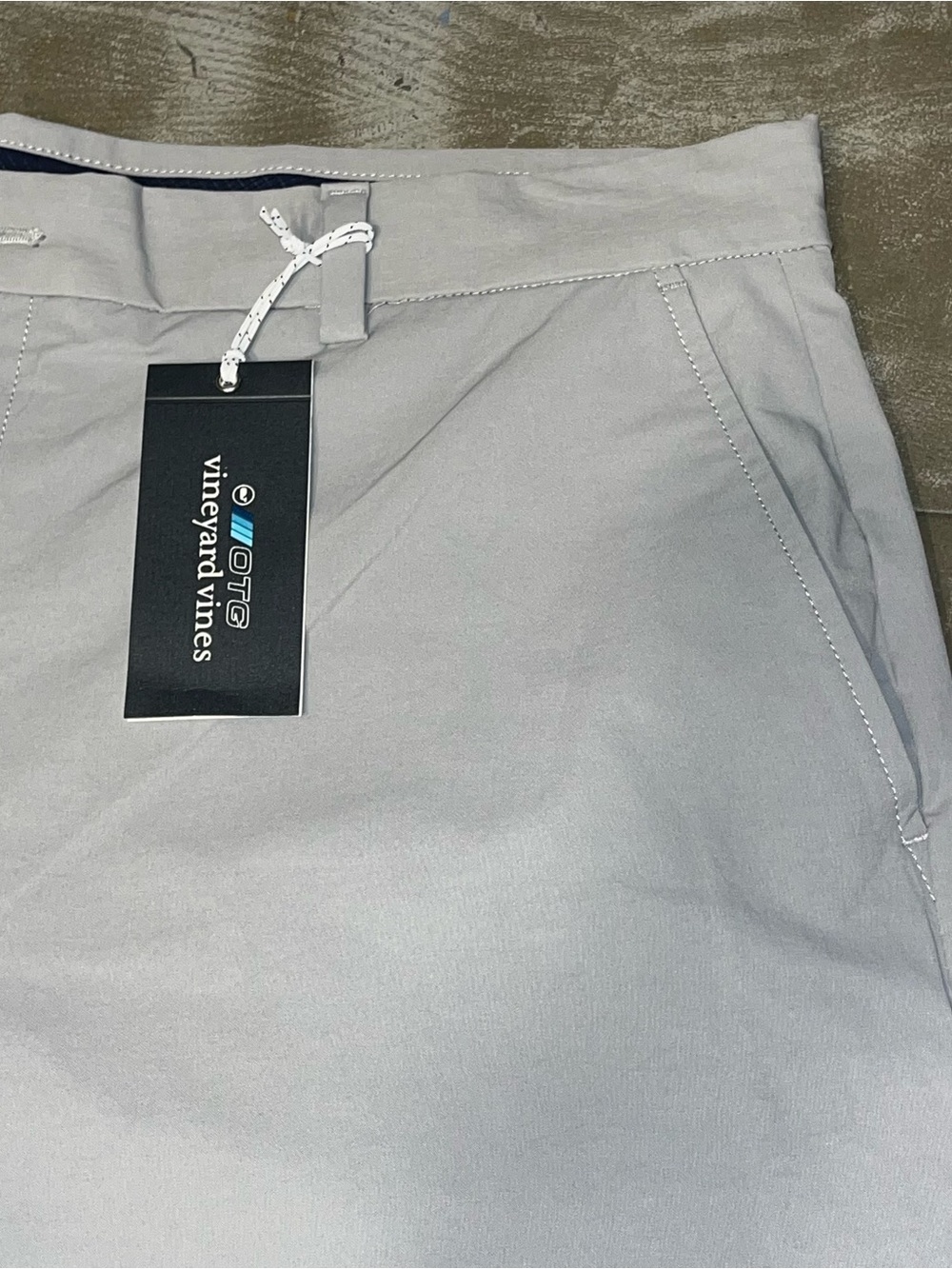 Vineyard Vines OTG On The Go 9” Gray Khaki Shorts Casual NWT Men’s 38 - Picture 3 of 7